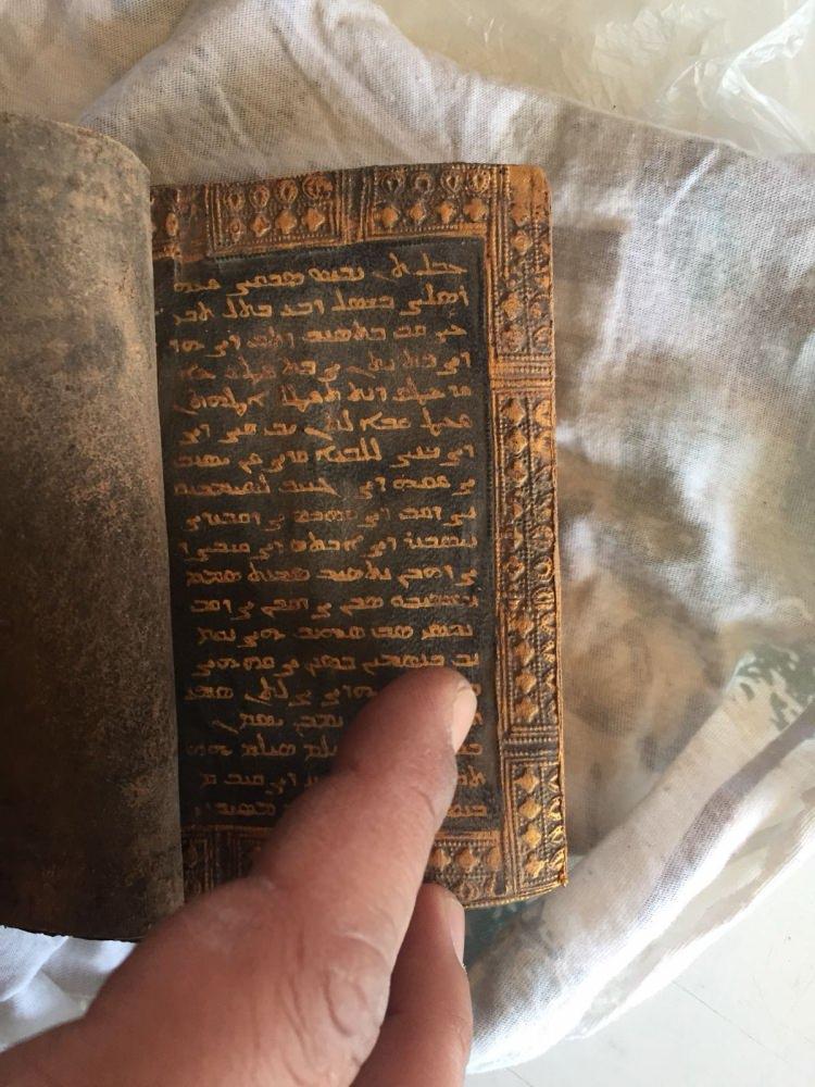 <p>Sürücü Sertip B. ile otomobildeki Suriye uyruklu Darsım H, Sowd H. ve Irak uyruklu Muhammed H. gözaltına alındı.</p>

<p> </p>
