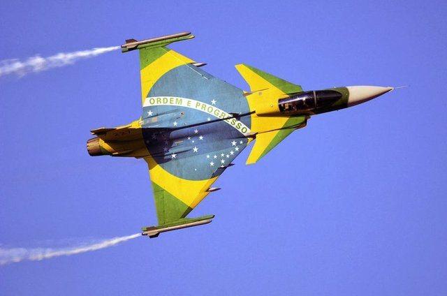 <p>BREZİLYA - 122 SAVAŞ UÇAĞI</p>
<p>47 X AMX-A/T </p>
<p>31 X EMB-314 (A-29) </p>
<p>43 X F-5EM </p>
<p>1 X Mirage 2000C </p>
<p>SİPARİŞİ VERİLEN: 28 X Gripen E </p>