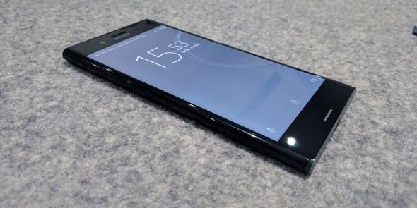 <p>Sony Xperia XZ Premium <br />
<br />
Fiyatı: 2990 TL</p>
