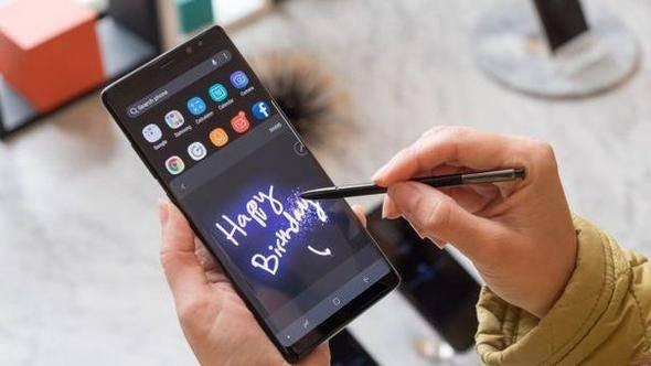 <p>Samsung Galaxy Note 8 <br />
<br />
Fiyatı: 4199 TL</p>
