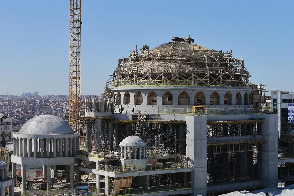 <p>Demircan, caminin yapımının yeni bir teknolojik yaklaşımla sürdüğünü vurgulayarak, şöyle devam etti:</p>
<p> </p>