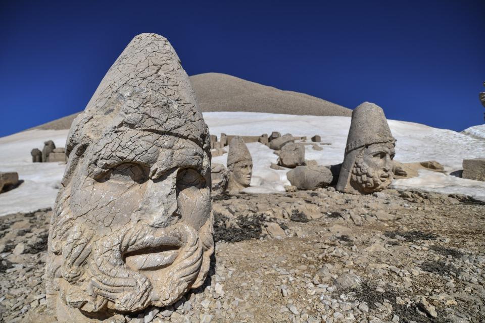 <p>Çocuğumun yaşının küçük olmasından dolayı da gezerken biraz zorlandık. Yaklaşık 800 metre yürüyüşün ardından zirveye ulaştık. Herkesin gelip görmesini tavsiye ederim."</p>