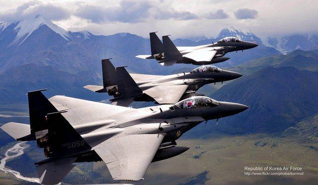 <p>GÜNEY KORE - 406 SAVAŞ UÇAĞI</p>

<p>71 X F-4E </p>

<p>158 X F-5E </p>

<p>59 X F-15K </p>

<p>118 X F-16C </p>

<p>SİPARİŞİ VERİLEN: 40 X F-35A</p>

<p>FA-50 60</p>
