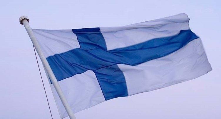 <p><strong>Finlandiya</strong></p>
<p>Toplam donanma varlığı: 270<br />
Uçak gemisi: 0<br />
Fırkateyn: 0<br />
Destroyer: 0<br />
Korvet: 0<br />
Denizaltı: 0<br />
Devriye gemisi: 8<br />
Mayın gemisi: 18</p>