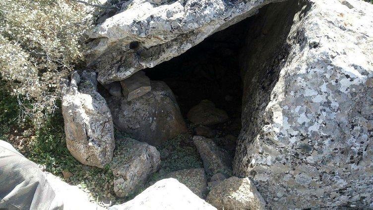<p><strong>EĞİTİM PARKURU BULUNDU</strong></p>
<p>Bölgenin huzuru için Afrin kırsalında geniş çaplı çalışma yürüten güvenlik güçleri, Darh Obası köyü yakınında terör örgütü YPG/PKK mensuplarına eğitim verilerek güç kazandırmak amacıyla kullanılan pentatlon sahası buldu.</p>