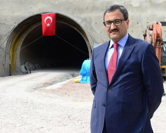 <p>Türkiye'nin en büyük tünelleri arasında yer alan tünelin 27 Haziran'da tamamlanarak hizmete açılması hedefleniyor.</p>

<p> </p>
