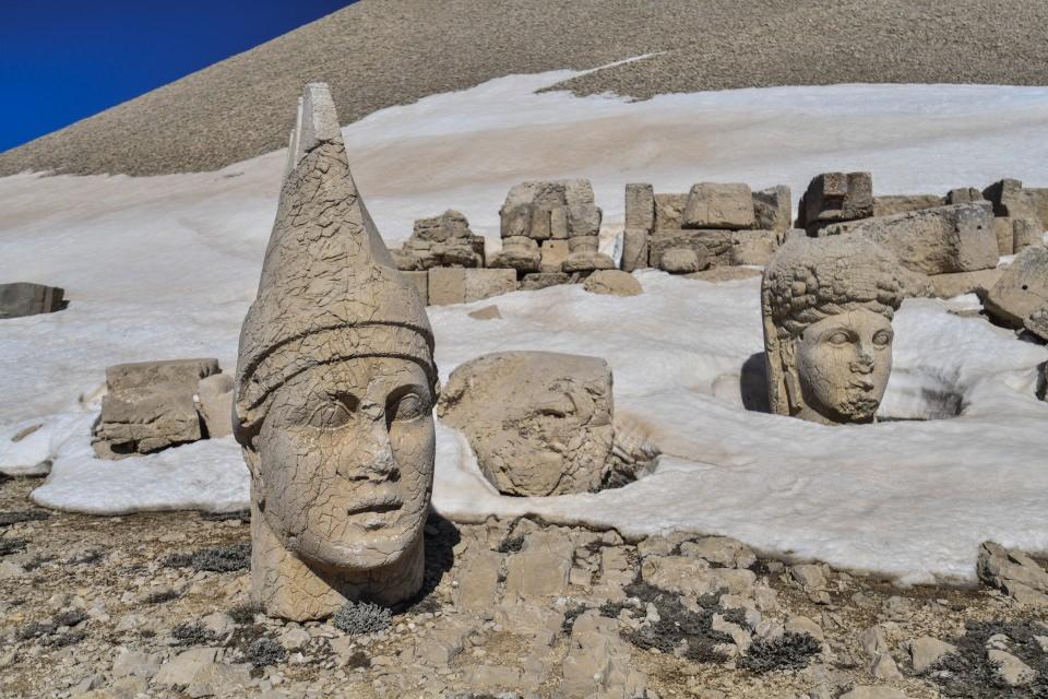 <p>Bölgeye ulaşımı kolaylaştırılacak çalışmaların yapılmasını isteyen Çevik, böylece ziyaretçi sayısının da artacağını kaydetti. </p>
<p> </p>