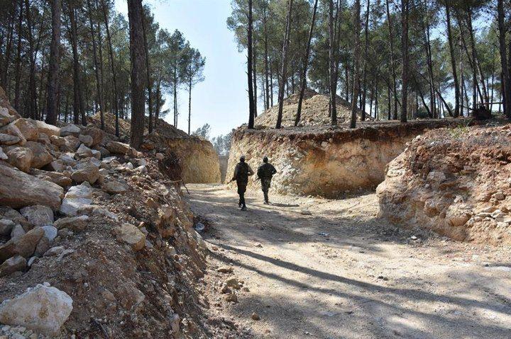 <p>Yerin 10 metre derinliğindeki karargahın üzeri, çam ormanıyla kaplı. </p>
<p> </p>