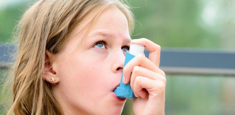 <p><strong>ALERJİ</strong></p>

<p>Çocukluk döneminde en sık görülen rahatsızlıklardan birisi de alerjilerdir. Genellikle soğuk algınlığı ve üst solunum yolu enfeksiyonu ile karıştırılarak vakit kaybedilebiliyor. Alerji hekimine danışmakta fayda var.</p>
