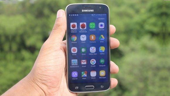<p>Güney Koreli teknoloji devi Samsung, interneti hayatından çıkarmak isteyen ya da sanal dünyada var olmak istemeyen kitleyi hedefleyen yeni modeli Galaxy J2 Pro’yu tanıttı</p>
