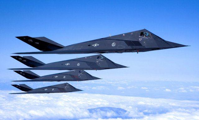<p>AMERİKA BİRLEŞİK DEVLETLERİ - 1905 SAVAŞ UÇAĞI</p>

<p>431 X F-15C/E</p>

<p>791 X F-16C</p>

<p>178 X F-22</p>

<p>28 X F-35A</p>

<p>SİPARİŞİ VERİLEN: 100 X B-21 ve 48+1589 adet F-35A</p>
