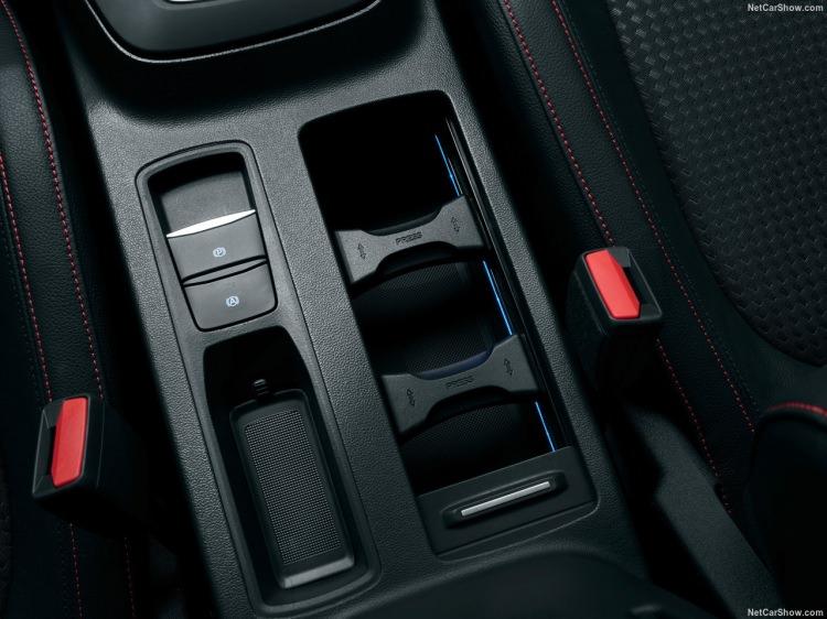 <p>Yeni Ford Focus ile ilk defa sunulacak özellikler arasında seçilebilir sürüş modları da bulunurken, söz konusu özellik yüksek sürüş konforu sağlıyor. Araçta ayrıca, FordPass Connect entegre modem, kablosuz şarj bölmesi, 8 inç renkli dokunmatik ekranlı SYNC 3 ve B&O PLAY ses sistemi bulunuyor.</p>
