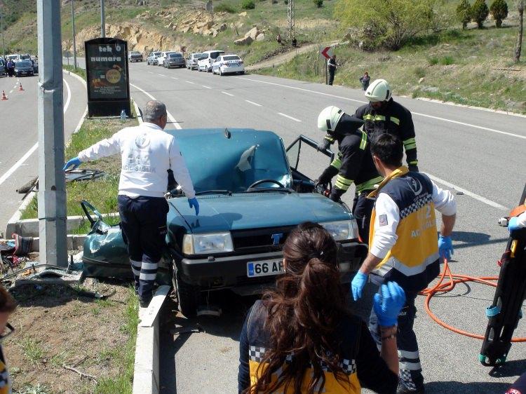 <p>Kaza sonrası ara&ccedil; i&ccedil;erisinde sıkışan cenazeler, Yozgat Belediyesi İtfaiye ekiplerince &ccedil;ıkartıldı. Kaza sonrası Yozgat- Ankara karayolu kısa s&uuml;reliğine trafiğe kapatıldı.</p>

<p>&nbsp;</p>
