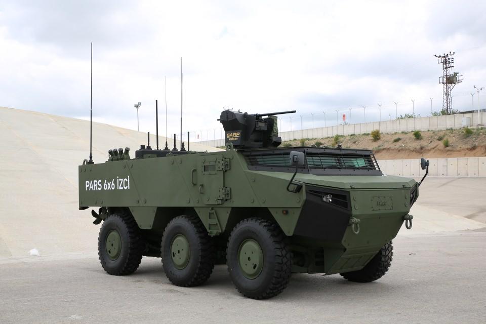 <p>Türkiye'nin lider kara aracı üreticilerinden FNSS, PARS 6x6 İZCİ zırhlı aracını yurt dışında ilk kez sergileyecek.</p>
