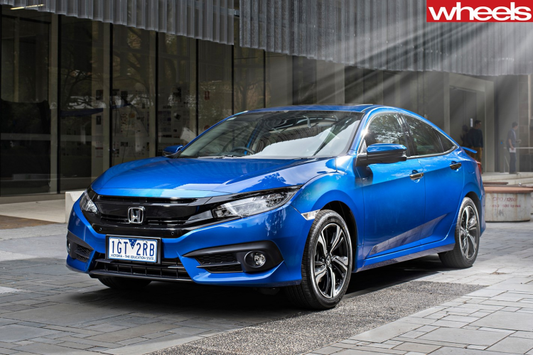 <p><strong>CİVİC'E ÖZEL FAİZ</strong></p>

<p>HONDA, Türkiye’de üretilen tüm Civic Sedan modelleri için geçerli özel fırsat sunuyor. Nisan boyunca geçerli bu avantaj kapsamında 98 bin 650 TL’den başlayan fiyata sahip Civic Eco, Civic RS ve Civic Dizel modelleri, 25 bin TL için 15 aylık vadede yüzde 0,5lik faiz fırsatıyla satın alınabilecek. </p>

