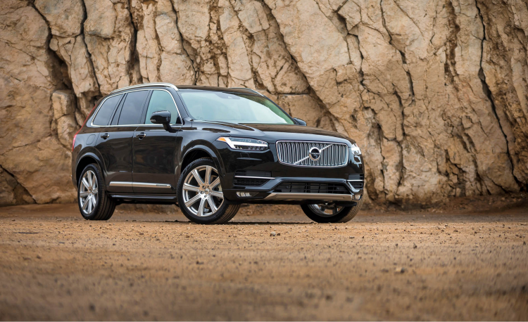 <p>MİRASI GELECEĞE TAŞIYOR</p>

<p>VOLVO XC60,90 modellerindeki bütün teknolo­jileri bilgi birikimini ve deneyimini içinde barın­dırıyor. 9 yü önce piyasaya sunulan ve dünyada yaklaşık 1 milyon adet satışla Avrupa’nın en çok satan orta boy SUV’u unvanına sahip XC60, bugün hâlâ Volvo’nun toplam küresel satışlarının yüzde 30’unu oluşturuyor. </p>

