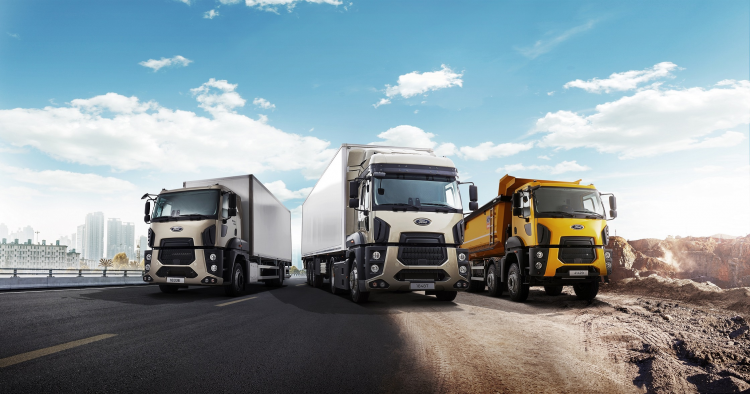 <p><strong>AĞIR TİCARİNİN YILDIZI OLDU</strong></p>

<p>SON 10 yılda pazar pa­yını 2 katma çıkaran Ford Trucks, 2017’de yeni mo­del ve hizmetlerinin yanı sıra yurtiçi ve yurtdışında- ki bayi yapılanma çalış­maları ile rekabette dikkat çekmeye devam etti. 2017 yılında uluslararası pazar­larda yüzde 50 büyüme yakaladıklarını ve Türki­ye’de de özellikle inşaat segmentinde yükselen bir başarı grafiği çizdiklerini açıklayan Ford Trucks’ın yeni Genel Müdür Yardım­cısı Serhan Turfan şunları söyledi: </p>
