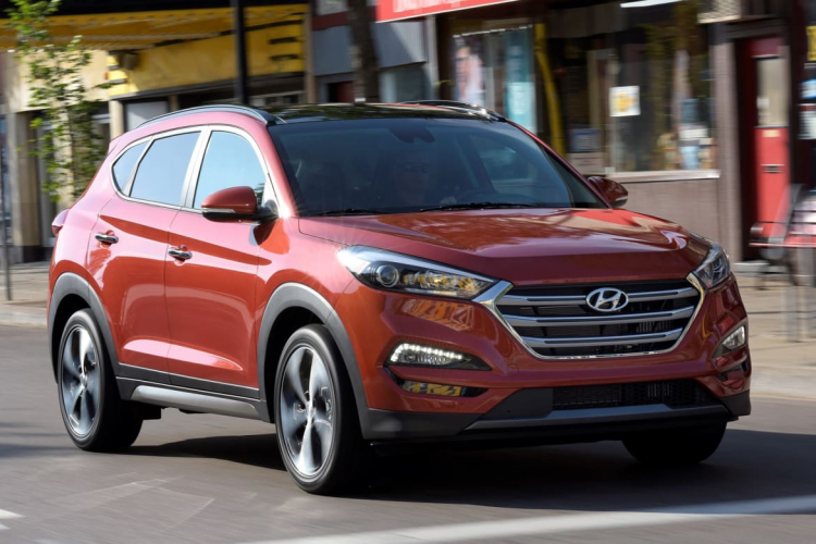 <p><strong>GÖZÜNÜ AVRUPA'YA DİKTİ</strong></p>
<p>HYUNDAI ’mn kentli müşterilerin yaşam biçimlerini ifade eden ve tamamen AvrupalI kullanıcıların beklentilerine göre geliştirdiği Kona modeli ülkemizde mayıs ayında saüşa sunulacak. </p>