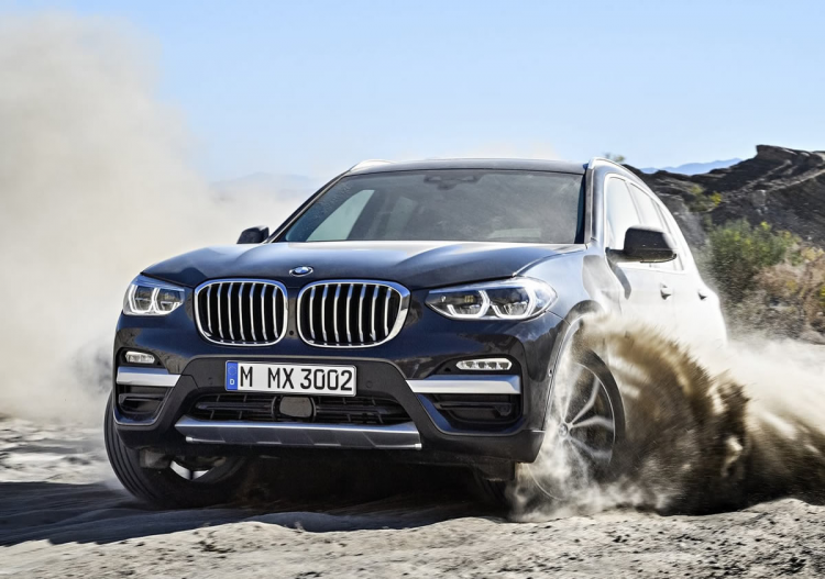 <p><strong>2018 X YILI OLACAK</strong></p>
<p>BMWX ailesinin en aktif üyesi XI, 1,5 litre dizel motor seçeneği ve Premirim Line, Sport Line, X Line ve M Sport olmak üzere 4 farklı tasarım paketi ile satışa çıktı. Ayrıca sınıfında ilk defa kullanılan yan otonom sürüş teknolojisiyle yeni X3 sDrive20i de lansman dönemine özel fiyatlarla sunuluyor. </p>