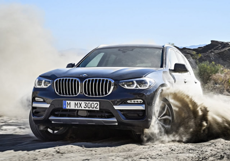 <p><strong>2018 X YILI OLACAK</strong></p>

<p>BMWX ailesinin en aktif üyesi XI, 1,5 litre dizel motor seçeneği ve Premirim Line, Sport Line, X Line ve M Sport olmak üzere 4 farklı tasarım paketi ile satışa çıktı. Ayrıca sınıfında ilk defa kullanılan yan otonom sürüş teknolojisiyle yeni X3 sDrive20i de lansman dönemine özel fiyatlarla sunuluyor. </p>
