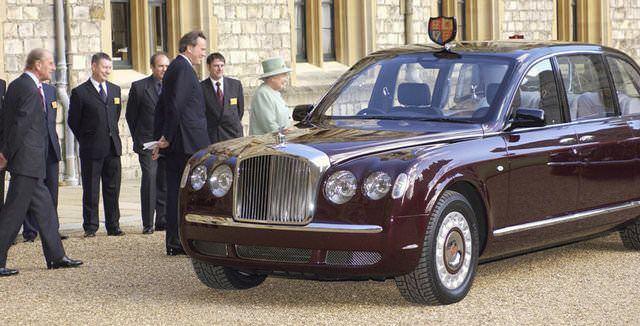 <p>Bentley Limuzin</p>
