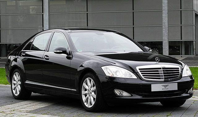 <p>Mercedes- Benz S600L</p>
