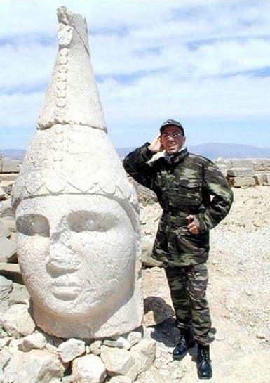 <p>Çünkü askerliğini çavuş olarak yapmış. Survivor yolu beklerim, vah benim emeklerim.” notunu yazarak, Asker Yolu Beklerim isimli şarkının adını, Survivor Yolu Beklerim olarak değiştirdi.</p>

<p> </p>

<p> </p>
