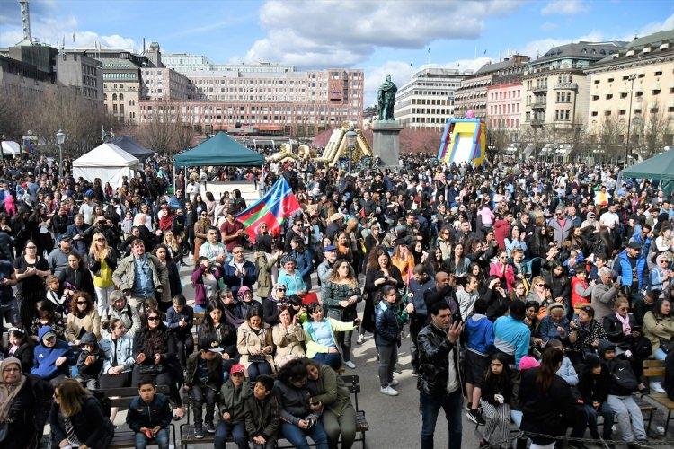 <p>İsveç'in başkenti Stockholm'de 23 Nisan Ulusal Egemenlik ve Çocuk Bayramı, yaklaşık 10 bin kişinin katılımıyla kutlandı.</p>
<p> </p>