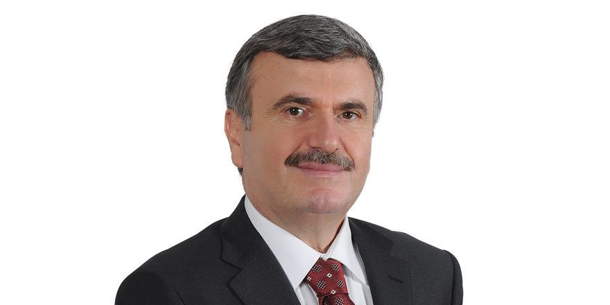 <p><strong>Tahir Akyürek</strong><br />
<br />
Konya Büyükşehir Belediye Başkanı AK Parti'li Tahir Akyürek, partisinden milletvekilliği aday adaylığı için görevinden istifa etti.</p>
