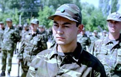<div>Serdar Ortaç askerde.</div>

<div> </div>
