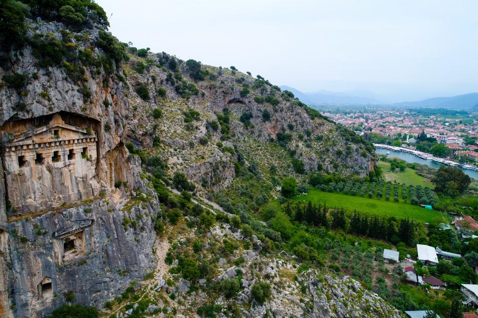 <p><strong>"Görülmeye değer"</strong></p>

<p>Turizmci ve eğitmen Fuat Dal ise Karia Yolu güzergahında gruplara doğa yürüyüşü, tırmanış, bisiklet, karda yürüyüş ve kayma, kano, sörf gibi birçok alanda hizmet verdiklerine işaret etti.</p>
