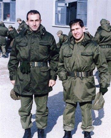 <p>Dışişleri Bakanı Mevlüt Çavuşoğlu, Afrin operasyonuna paylaştığı askerlik fotoğrafıyla destek verdi.</p>

<p> </p>
