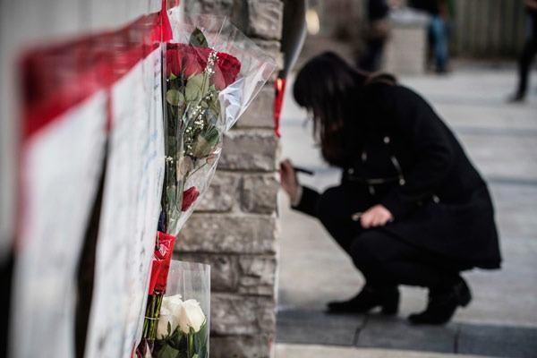 <p>Yerel saatle 13:30'da meydana gelen olay sırasında, Toronto'nun merkezinden yaklaşık 30 kilometre uzakta sanayileşmiş ülkeler (Kanada, ABD, İngiltere, Fransa, Almanya, İtalya ve Japonya) grubu G7'nin dışişleri bakanları ikili görüşmeler yapıyorlardı.</p>

<p> </p>
