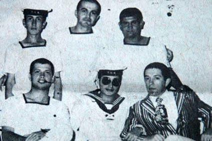 <p>Fotoğraf, 1976'da Gölcük'te Bülent Ersoy bahriyeli olarak vatan borcunu öderken çekildi.</p>
<p> </p>
<p> </p>