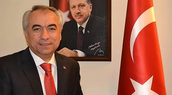 <p><strong>Mehmet Ersoy</strong><br />
<br />
İçişleri Bakanı Yardımcısı Mehmet Ersoy, 24 Haziran seçimlerinde aday olmak için görevinden istifa etti.</p>

<p> </p>
