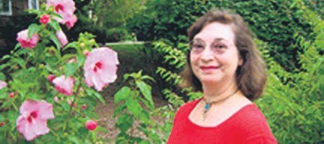 <p>Boğaziçi Üniversitesi Endüstri Mühendisliği Bölümü'nden mezun olan Gölgen Bengü, ABD'deki North Carolina A&T State University'de yüksek lisans, Clemson University'de doktorasını tamamladı. Şu anda New Jersey Institute of Techology'de Makine ve...</p>
<p> </p>