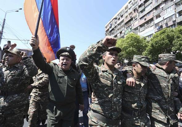<p>Ermenistan Başbakanı Serj Sarkisyan'ın istifası talebiyle başlayan protestolar büyüyor.</p>
