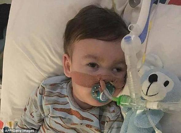 <p>Baba Thomas Evans d&uuml;n sosyal medyadan yaptığı a&ccedil;ıklamada 5 g&uuml;nd&uuml;r yaşam &uuml;nitesine bağlı olmadan hayata tutunmaya &ccedil;alışan bebeklerini kaybettiklerini duyurdu.</p>
