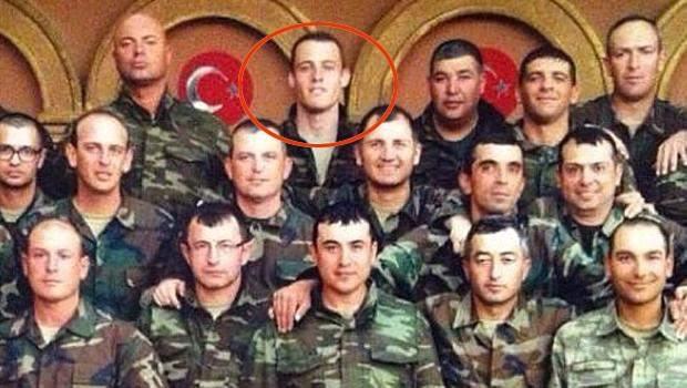 <p>Bursin vatani görevini Burdur 58. Piyade Alayı'nda yaptı.</p>
<p> </p>