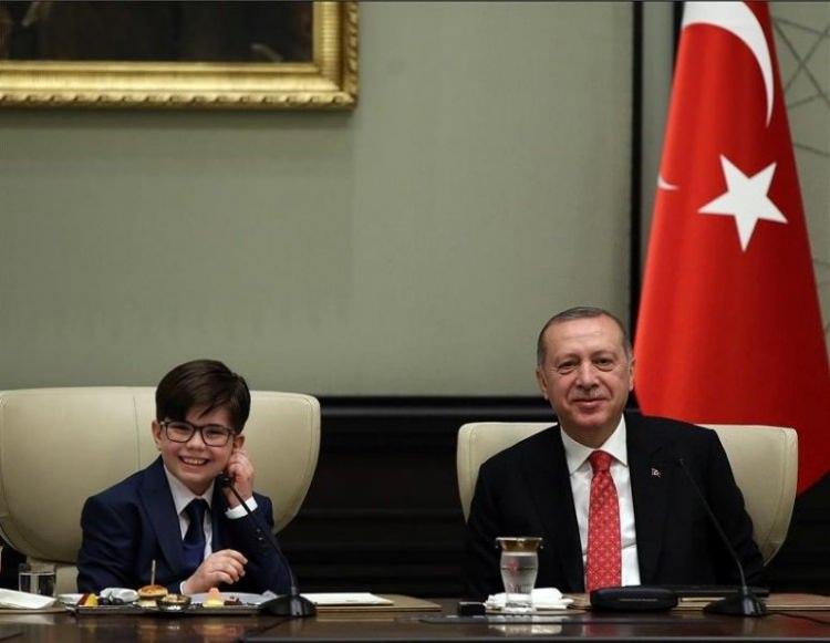 <p>Cumhurbaşkanı Erdoğan, öğrencileri kabul etti</p>