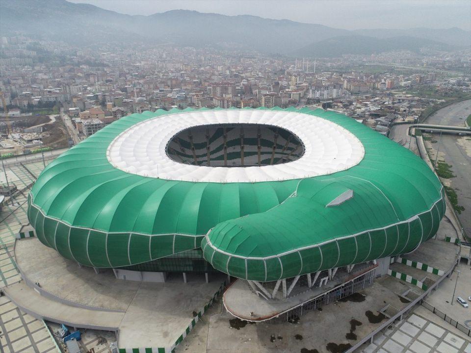 <p><strong>Bursa Büyükşehir Belediye Stadyumu</strong></p>

<p>43.361 kapasiteye sahip stadyum, 2015 yılında açıldı.</p>
