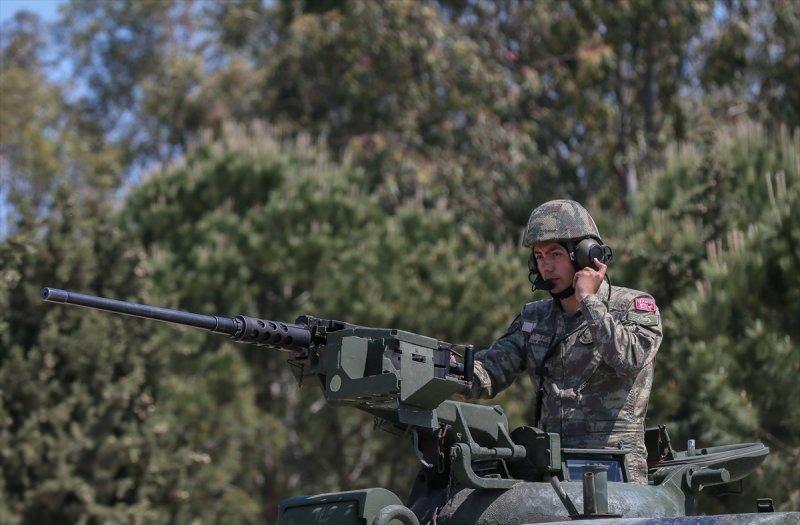 <p>Gece de dahil olmak üzere tank, helikopter, zıhlı muharebe aracı (ZMA), tanksavar, top, havan ve hava savunma atışları gerçekleştirildi.</p>

<p> </p>
