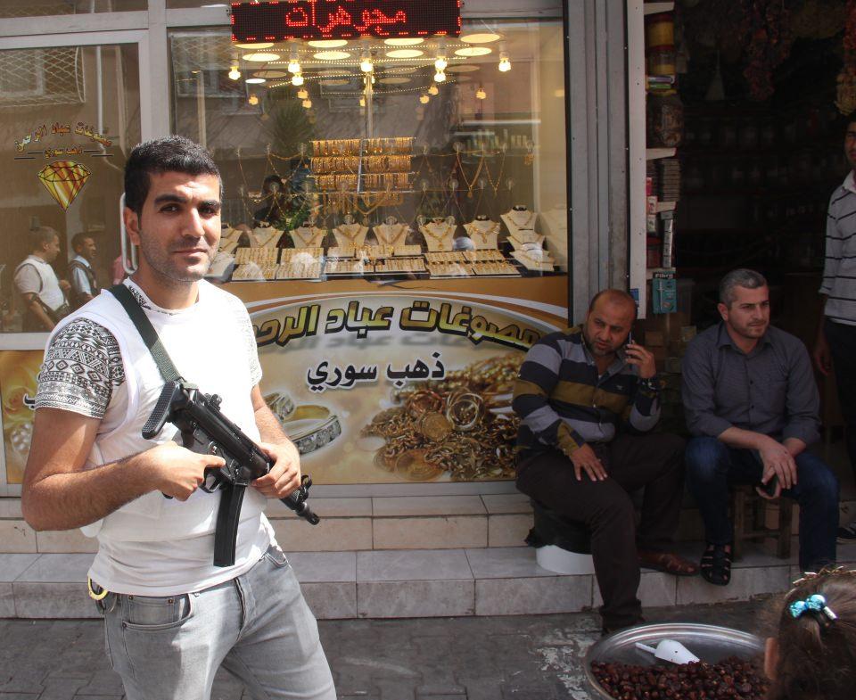 <p>Sorgulamalarda, Suriye uyruklu 47 yabancının izinsiz olarak başka şehirden geldiği belirlendi. İzinsiz şehir değiştiren göçmenler, kayıt illerine dönmeleri için İl Göç İdaresi Müdürlüğüne teslim edildi. </p>

<p> </p>

