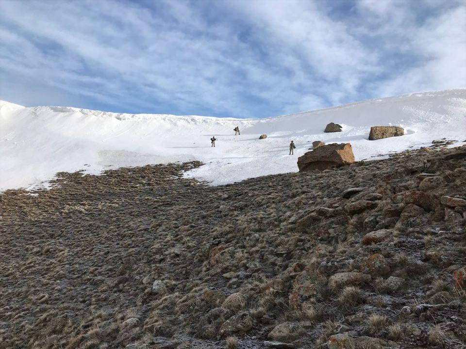 <p>Açıklamada, bölgede halkın huzur ve güvenliğini sağlamaya yönelik terörle mücadelenin aralıksız sürdürüldüğü vurgulandı.</p>

<p> </p>
