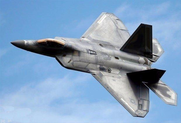 <p>4. F-22 Raptor – 350 milyon dolar</p>
<p> </p>
<ul>
</ul>