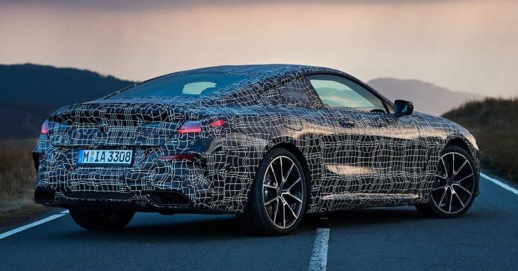 <p>BMW 850i xDrive Coupe’nin, 0-100 km/s hızlanmasını 4.2 saniyede tamamlayan M6’dan daha hızlı olması bekleniyor.</p>