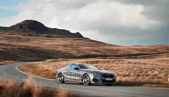 <p>Aktif direksiyon sistemi ve adaptif M süspansiyonlarıyla sürüş dinamikleri bakımından elini güçlendiren BMW 850i xDrive Coupe, spor egzoz sistemine de sahip olacak. </p>