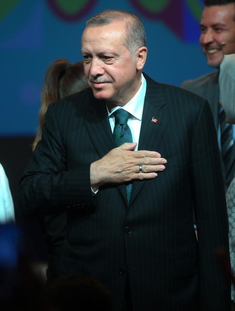 <p>Cumhurbaşkanı Recep Tayyip Erdoğan, İstanbul Gençlik Festivali kapsamında düzenlenen “Gençler ile Buluşma” programına katıldı. </p>
