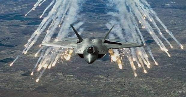 <p>Tek koltuklu ve çift motorlu olan bu savaş uçağı; Lockheed Martin tarafından yalnızca ABD Hava Kuvvetleri için geliştirilmiştir.</p>
<p> </p>
<ul>
</ul>