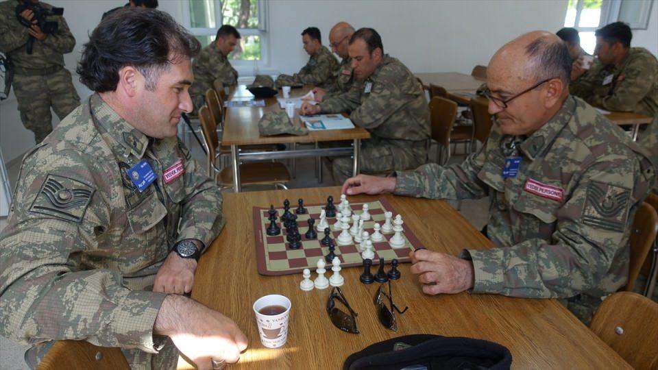 <p>Tatbikatı, Anadolu Ajansı (AA) ekibi de drone ile görüntüledi.</p>
<p> </p>